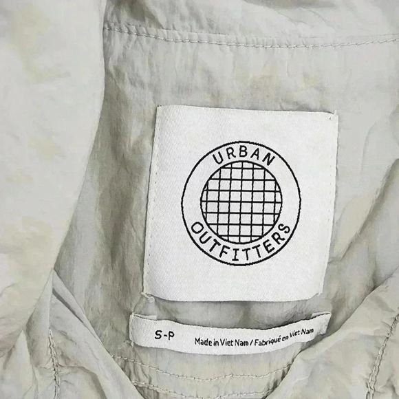 Urban Outfitters Sold out Pullover Windbreaker Rain Jacket Women's S - Picture 6 of 9
